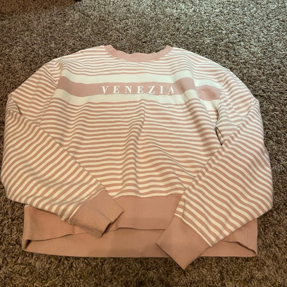 PacSun crewneck